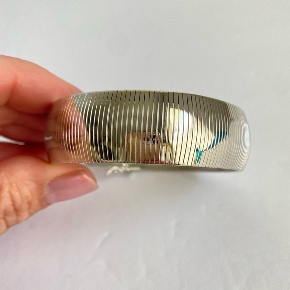 Bellezza Italy Omega Bracelet Itaor Wide Cleopatra Flex Cuff Silver Tone Metal - Picture 7 of 12